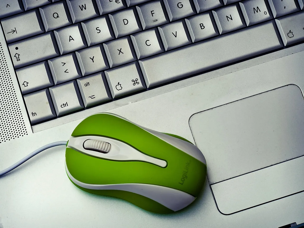 laptop, notebook, computer, work, keyboard, office, input, workplace, mouse, write, computer keyboard, phone, tap, apple, text, home office, datailaufnahme, macro, close up, hardware