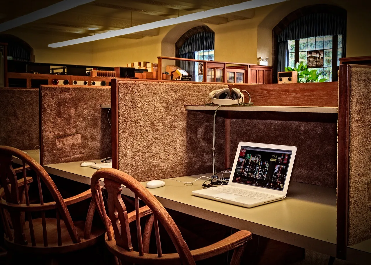 library, quiet, education, school, university, technology, online education, web, e-learning, brown technology, brown school, brown education, brown library, brown learning, brown online, brown web, online education, online education, online education, online education, online education, e-learning, e-learning